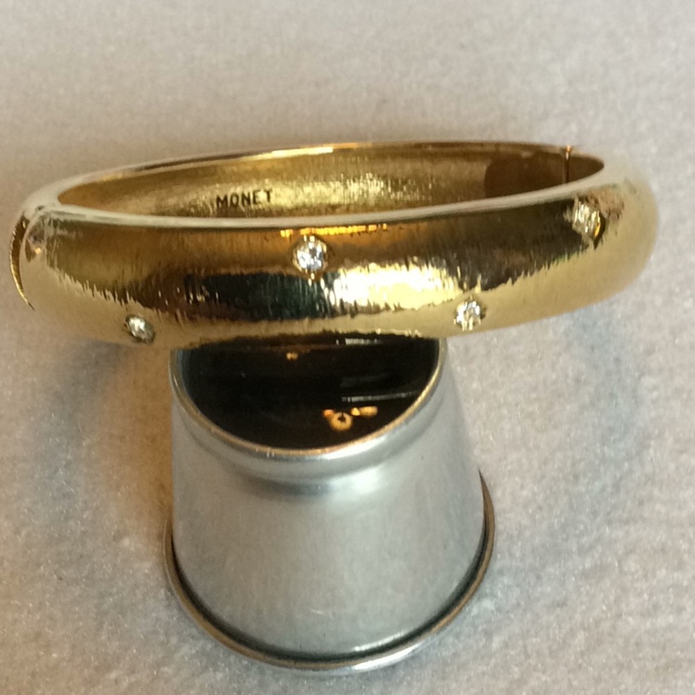 FINAL SALE PRICE Gold Monet Spring Close Bangle Bracelet w/Sparkle - Picture 4 of 5